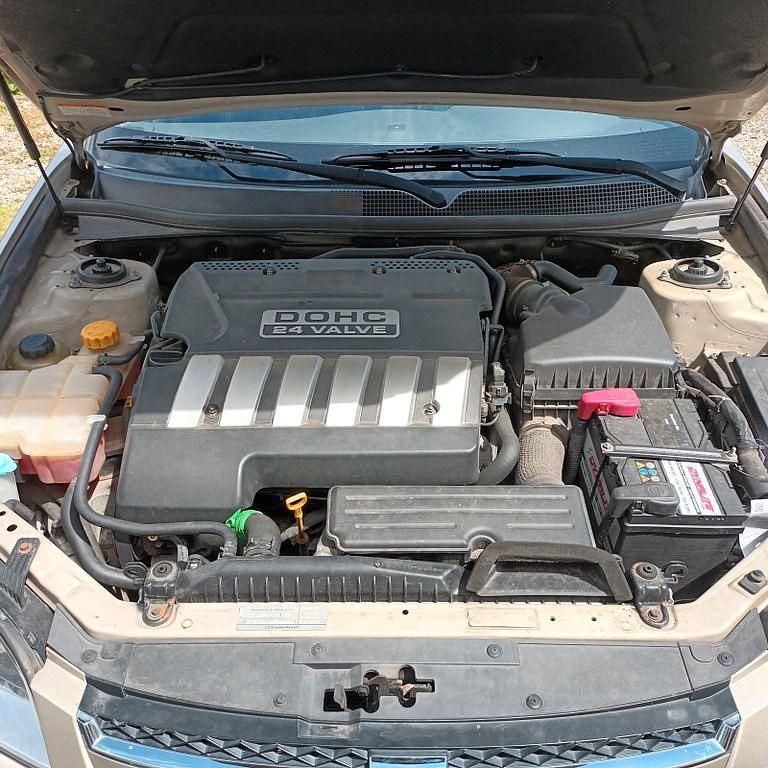 Weiß Gebraucht 2010 Chevrolet Epica Limousine | 2.500 € - Bild 1/4