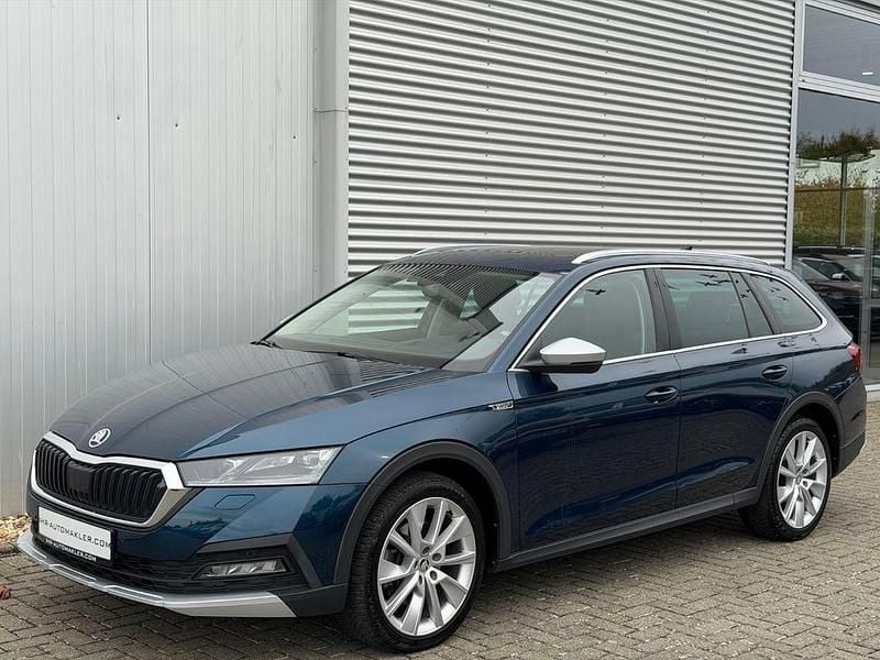 Lavablau Gebraucht 2023 Skoda Octavia Scout 4x4 Kombi | 26.950 € (Superpreis) - Bild 1/4