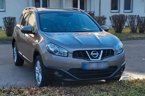 Braun Gebraucht 2011 Nissan Qashqai +2 SUV | 5.500 € - Bild 1/4