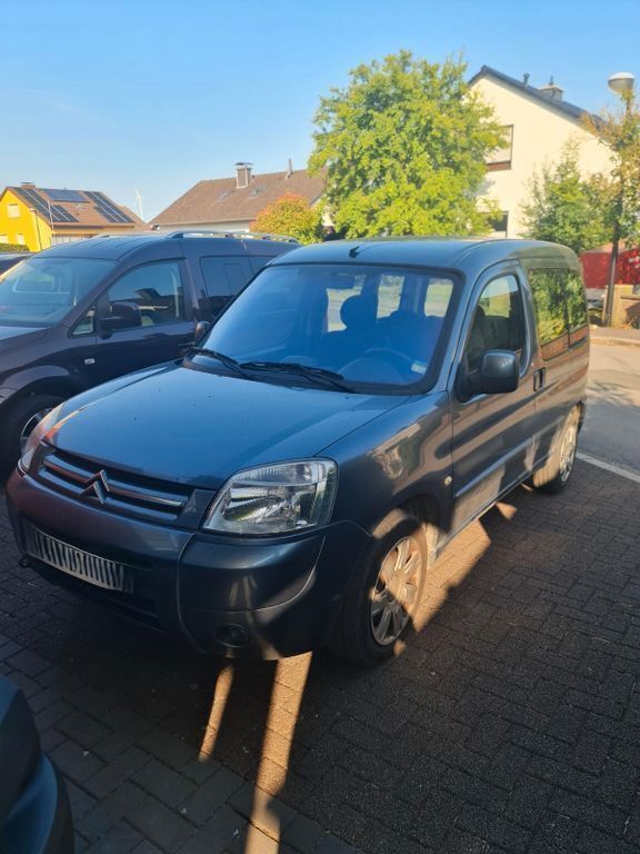Grau Gebraucht 2006 Citroën Berlingo Van / Kleinbus | 2.500 € (Fairer Preis) - Bild 1/4