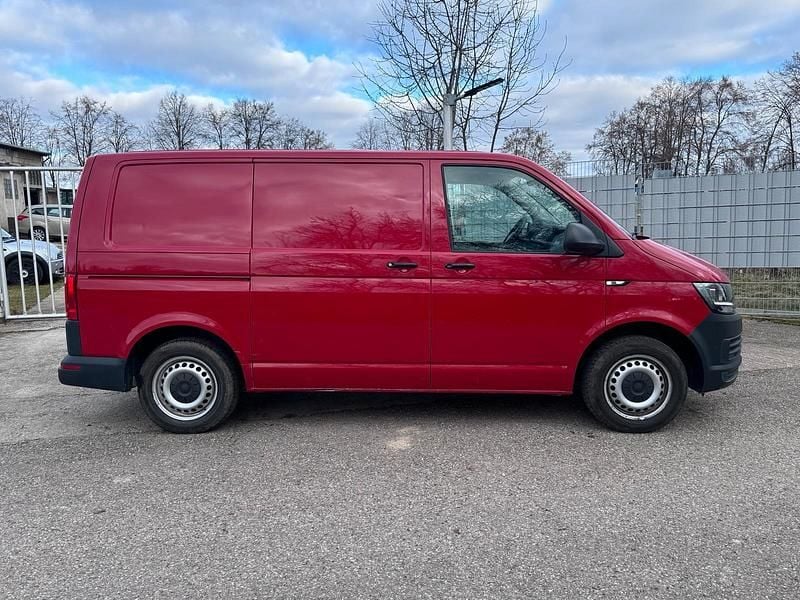 Gebraucht VW T6 102 PS (75 kW) 2018 Rot Van