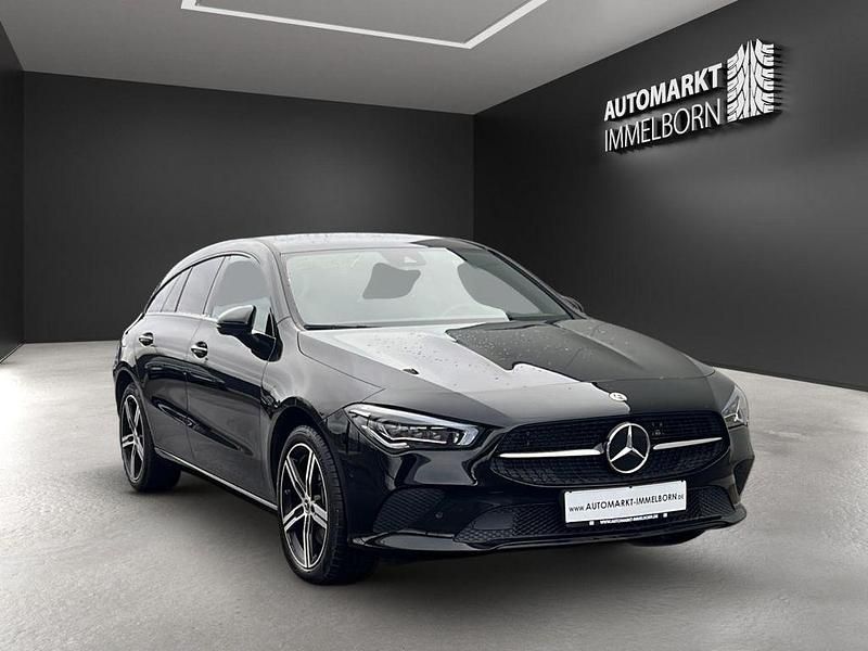 Gebraucht Mercedes CLA250e Shooting Brake Night 218 PS (160 kW) 2021 Schwarz Kombi