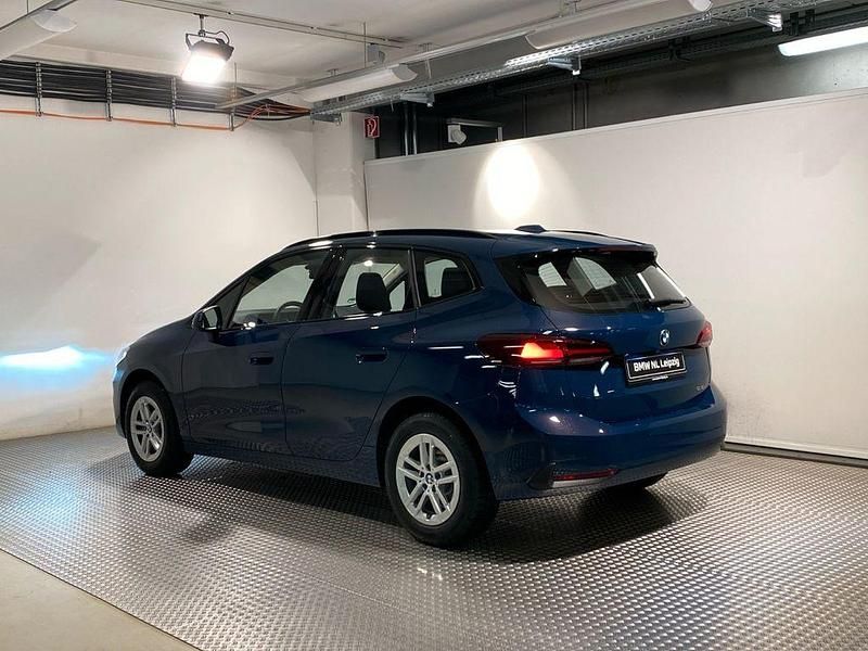 Neu BMW 218 Active Tourer 136 PS (100 kW) 2025 Blau Van / Kleinbus