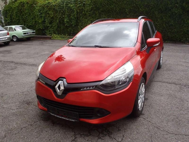 Rot Gebraucht 2014 Renault Clio GrandTour Dynamique Kombi | 6.590 € (Fairer Preis) - Bild 1/4