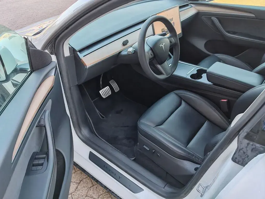 Gebraucht Tesla Model Y Performance 392 kW (534 PS) 2023 Weiß SUV