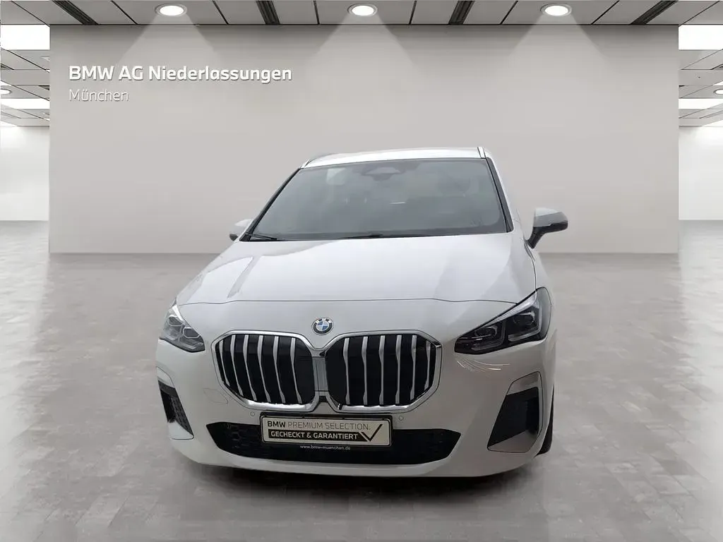 Gebraucht BMW 223 Active Tourer Performance 204 PS (150 kW) 2023 Weiß Van / Kleinbus
