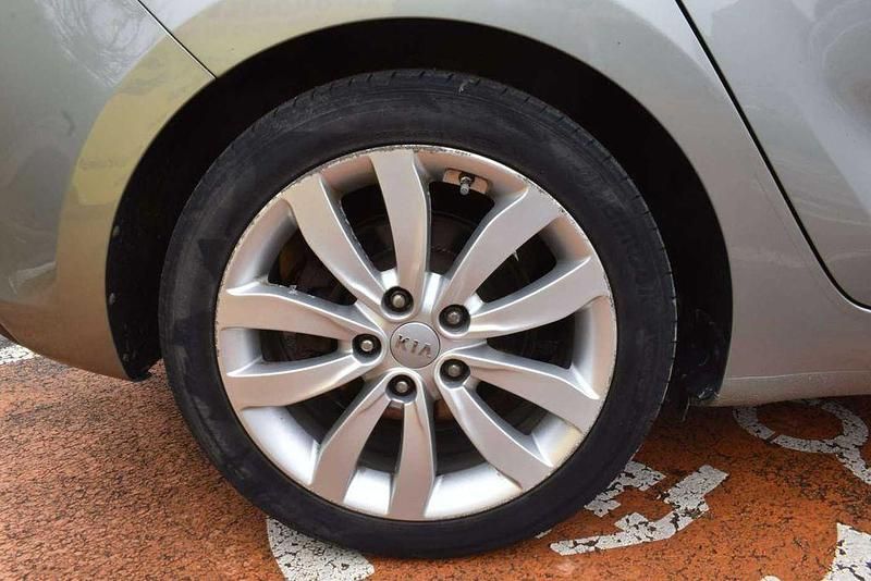 Gebraucht Kia Carens 116 PS (85 kW) 2016 Grau Van / Kleinbus