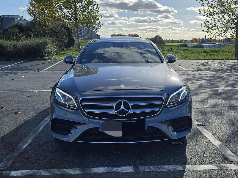 Gebraucht Mercedes E350 AMG line 258 PS (189 kW) 2017 Grau Limousine