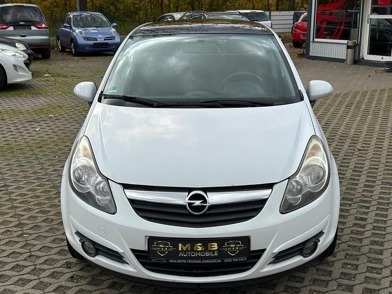 Gebraucht Opel Corsa Edition 87 PS (63 kW) 2010 Weiß Kleinwagen