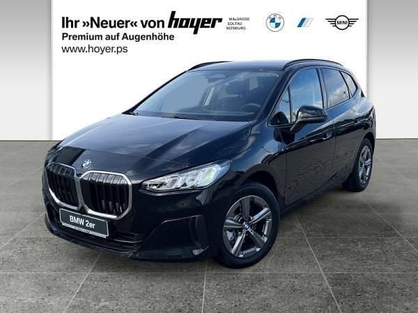 Schwarz (saphirschwarz) Neu 2025 BMW 218 Active Tourer Shadowline Van / Kleinbus | 32.768 € - Bild 1/4