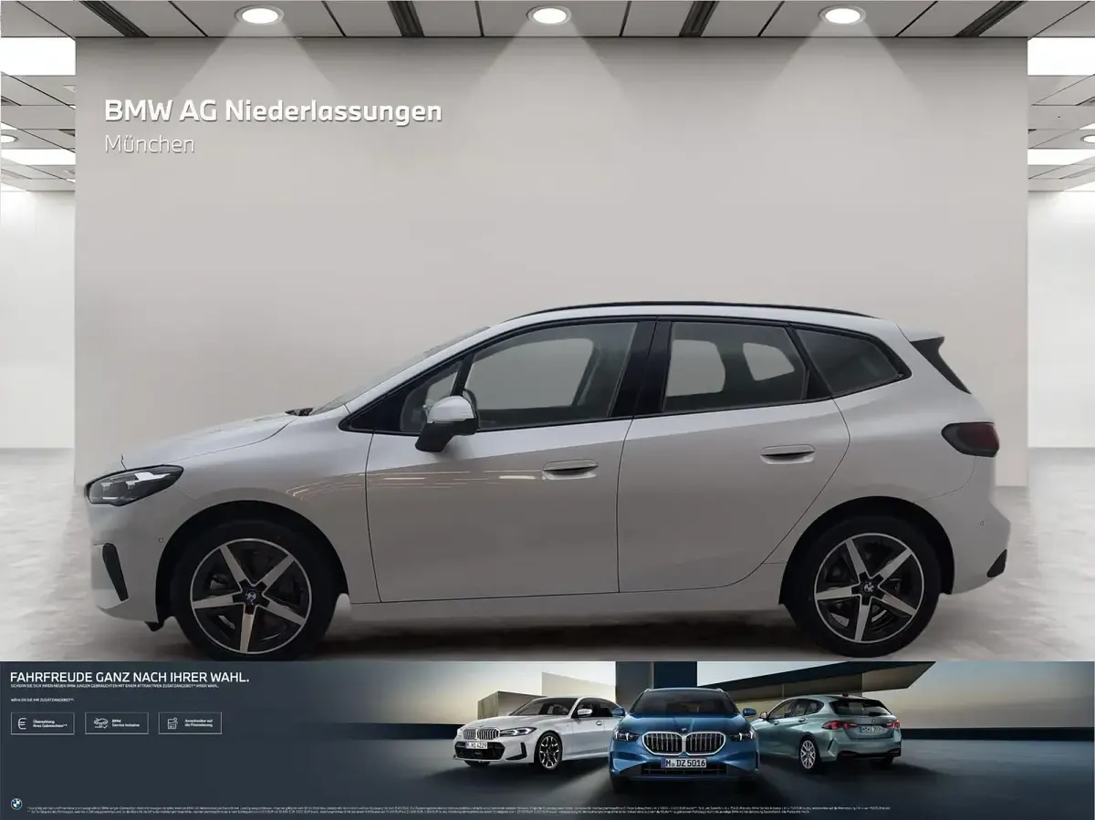 Gebraucht BMW 223 Active Tourer Luxury Line 197 PS (144 kW) 2025 Weiß Van / Kleinbus