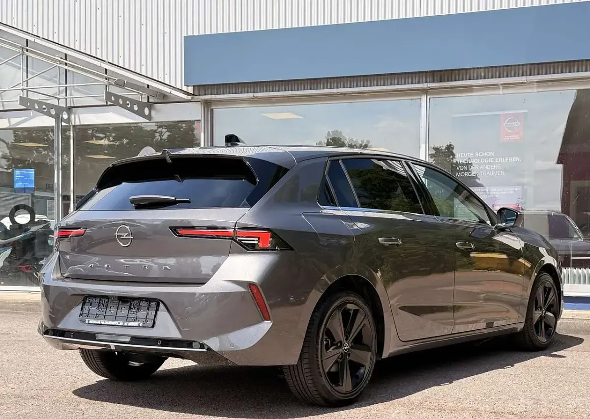 Gebraucht Opel Astra Elegance 131 PS (96 kW) 2023 Other Kleinwagen