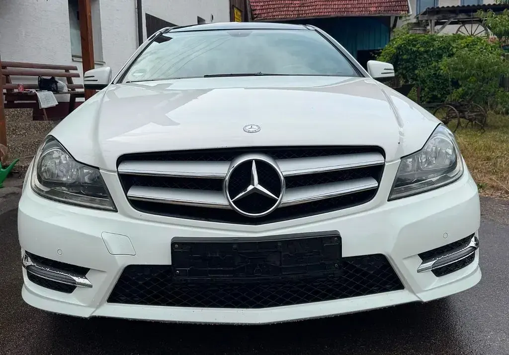Gebraucht Mercedes C220 170 PS (125 kW) 2012 Weiß Coupé