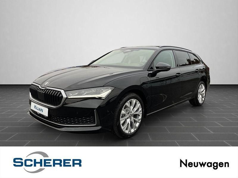 Neu Skoda Superb Selection 204 PS (150 kW) 2025 Grau Kombi