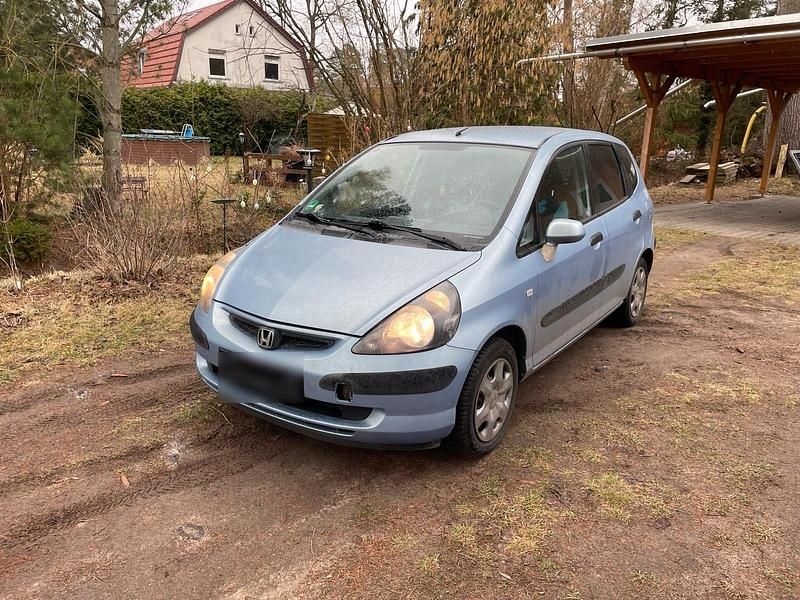 Second-hand Honda Jazz 2004 Albastru Hatchback