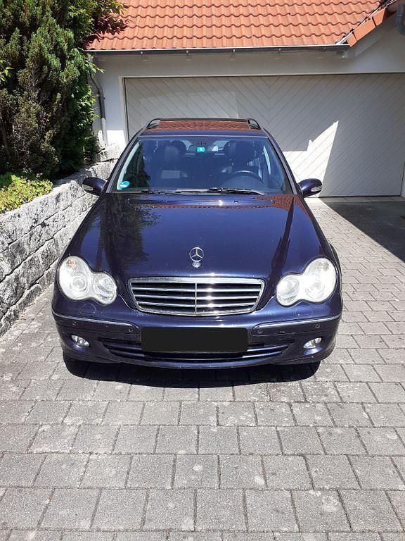 Blau Gebraucht 2006 Mercedes C220 Avantgarde Limousine | 2.450 € (Superpreis) - Bild 1/4