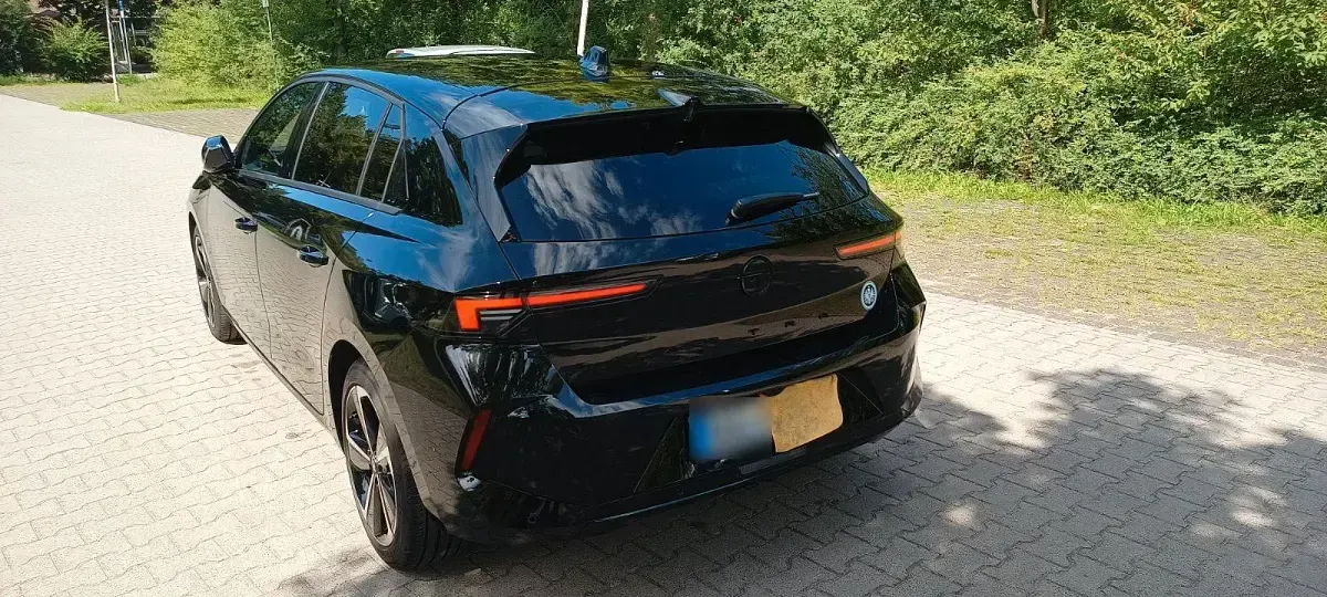 Gebraucht Opel Astra S 131 PS (96 kW) 2024 Schwarz Kleinwagen