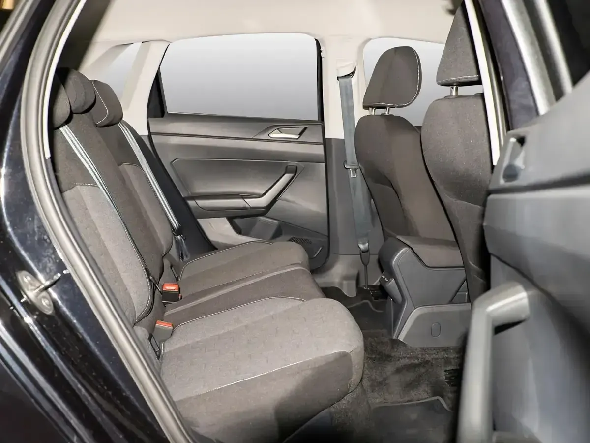 Gebraucht VW Polo Move 95 PS (69 kW) 2024 Deep black perleffekt, deep bl Limousine