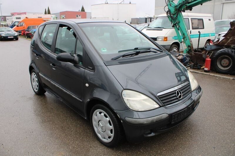Grau Gebraucht 2001 Mercedes A170 Limousine | 750 € (Fairer Preis) - Bild 1/4