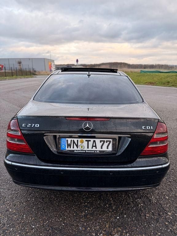 Gebraucht Mercedes E270 177 PS (130 kW) 2003 Schwarz Limousine