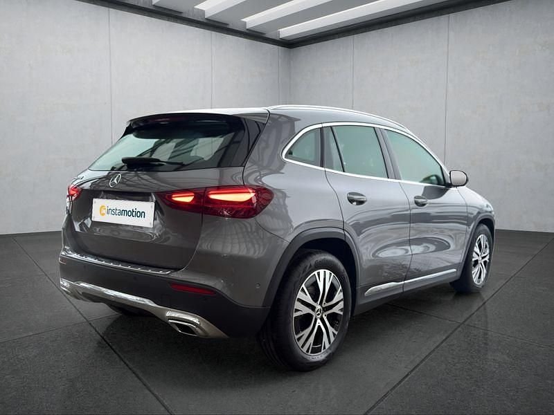 Gebraucht Mercedes GLA200 163 PS (119 kW) 2025 Grau SUV