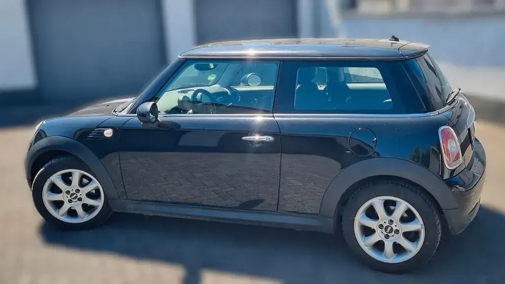 Gebraucht Mini ONE 95 PS (69 kW) 2010 Schwarz Kleinwagen