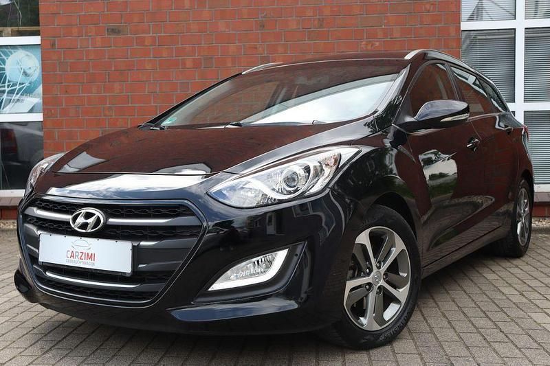 Schwarz Gebraucht 2017 Hyundai i30 Trend Kombi | 11.490 € (Superpreis) - Bild 1/4