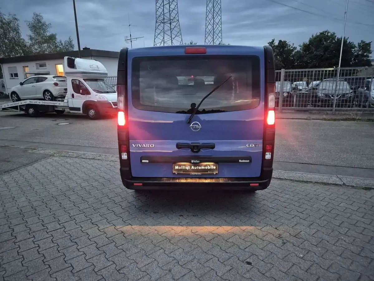 Gebraucht Opel Vivaro 120 PS (88 kW) 2017 Tintenfisch grau Van / Kleinbus
