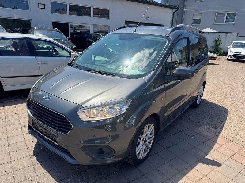 Gebraucht 2018 Ford Tourneo Courier Titanium Van / Kleinbus | 7.450 € (Guter Preis) - Bild 1/4