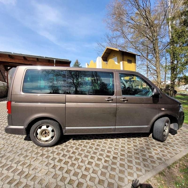 Gebraucht VW T5 Team 179 PS (131 kW) 2011 Braun Van
