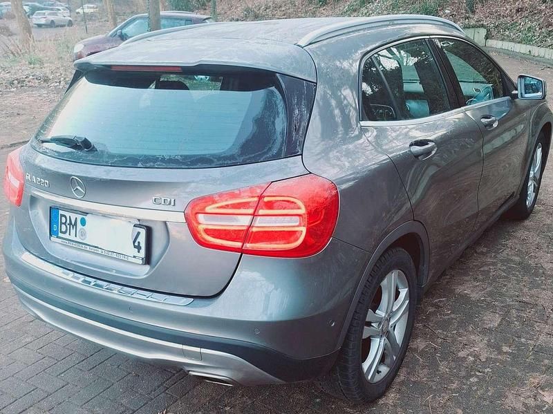 Gebraucht Mercedes GLA220 StreetStyle 170 PS (125 kW) 2015 Grau SUV