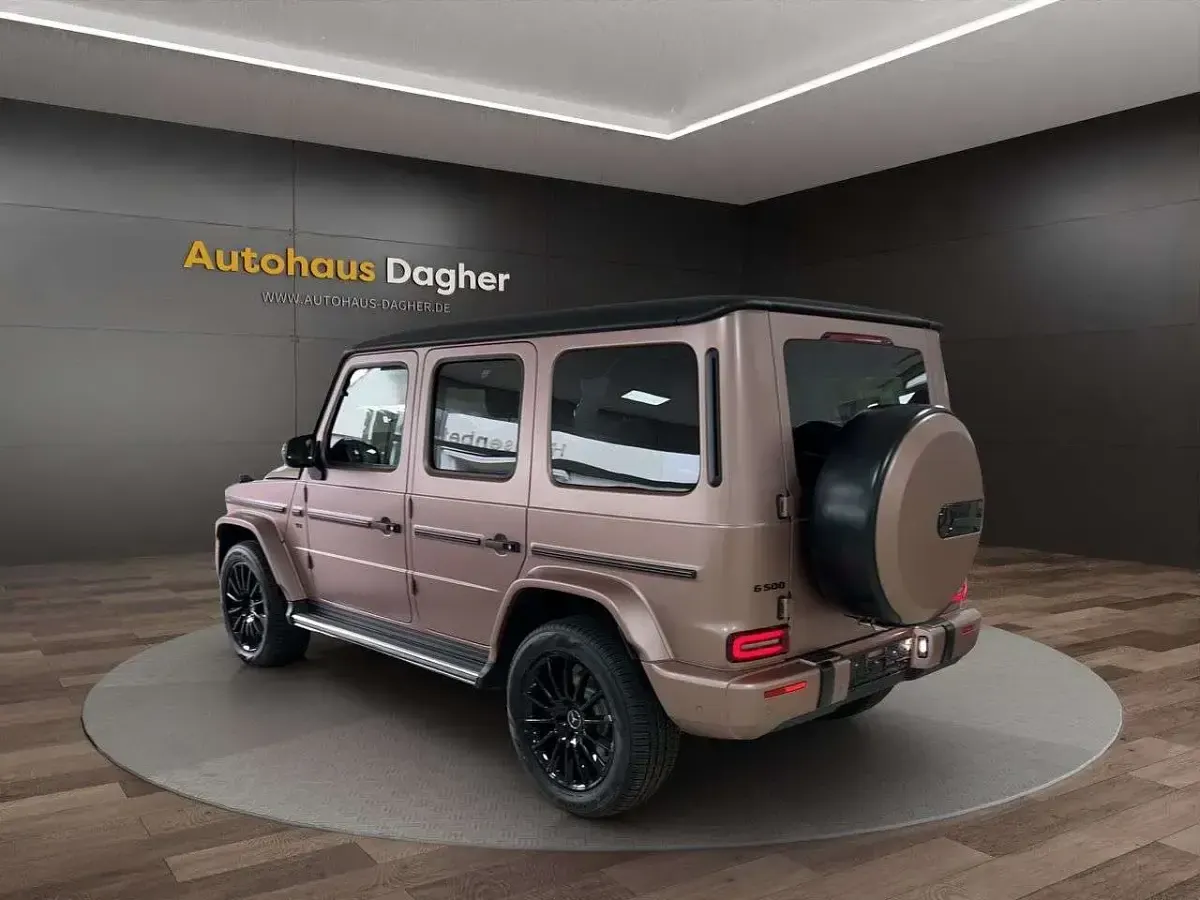 Gebraucht Mercedes G500 421 PS (309 kW) 2024 Manufaktur rosewood magno SUV