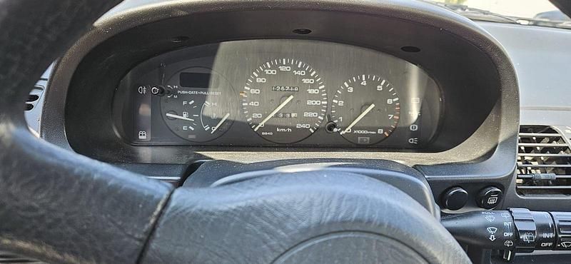 Gebraucht Mazda 323 98 PS (72 kW) 1992 Grün Kleinwagen