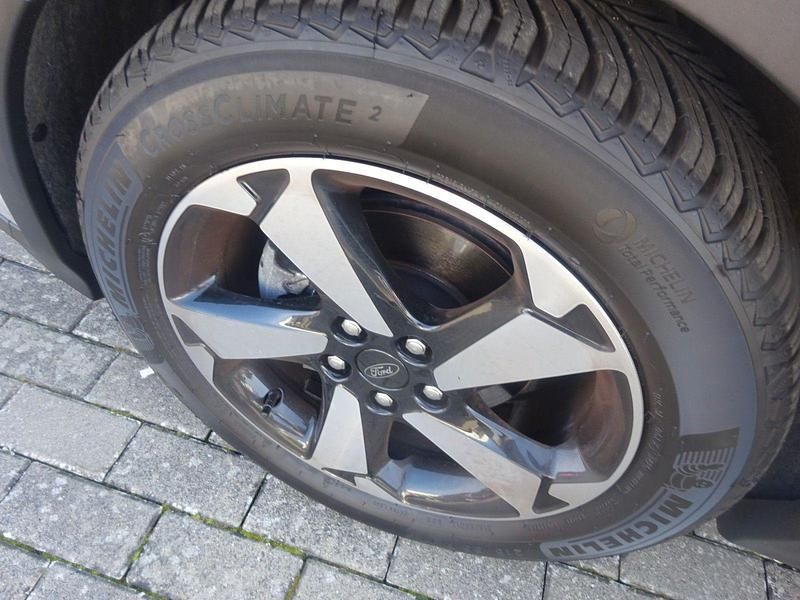 Gebraucht Ford Focus Active X 155 PS (114 kW) 2023 Silber Kombi