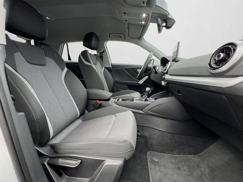Gebraucht Audi Q2 Ambiente 150 PS (110 kW) 2025 Arkonaweiß SUV
