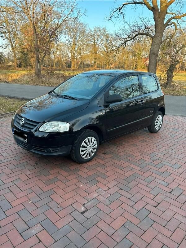 Gebraucht VW Fox 54 PS (39 kW) 2008 Schwarz Kleinwagen