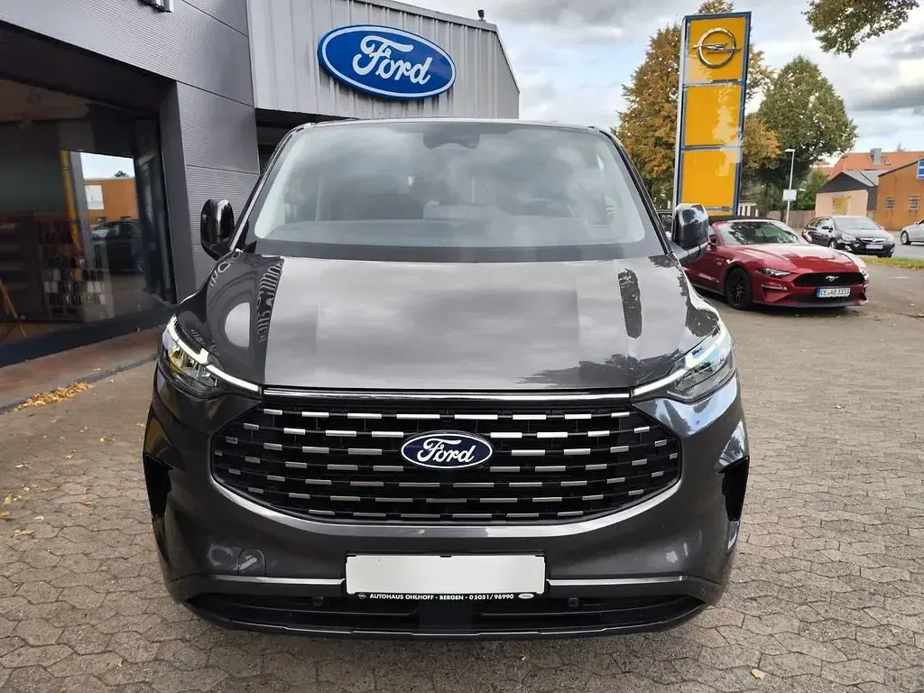 Gebraucht Ford Tourneo 136 PS (100 kW) 2025 Grau Van / Kleinbus