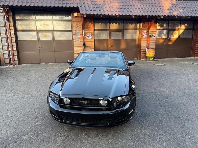 Gebraucht Ford V8 431 PS (317 kW) 2013 Schwarz Coupé