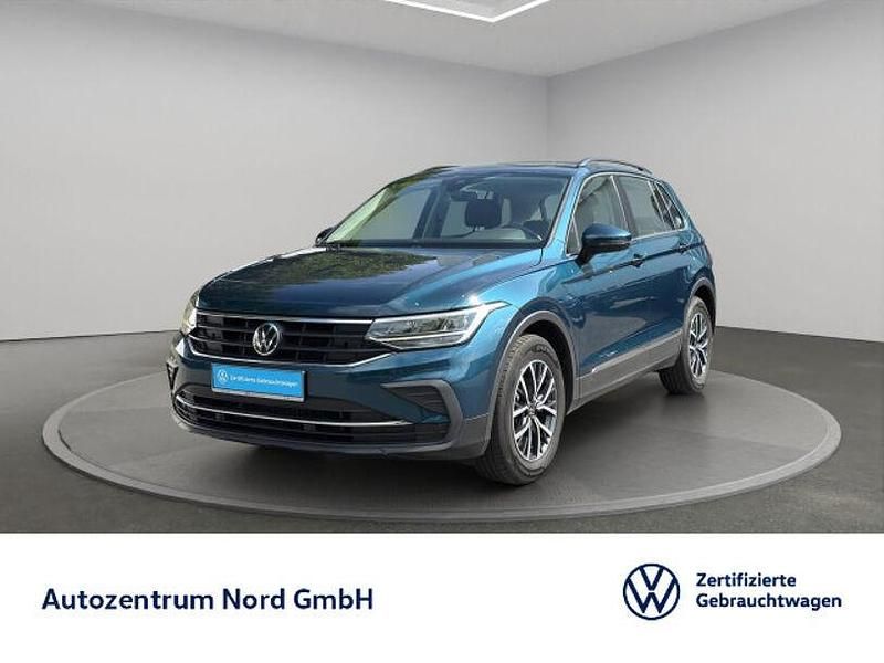 Blau Gebraucht 2022 VW Tiguan Life SUV | 24.980 € (Guter Preis) - Bild 1/4