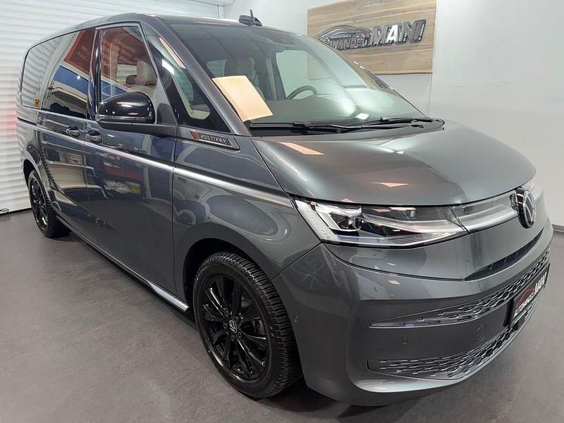 Gebraucht VW Multivan Style 150 PS (110 kW) 2025 Indiumgrau metallic Van