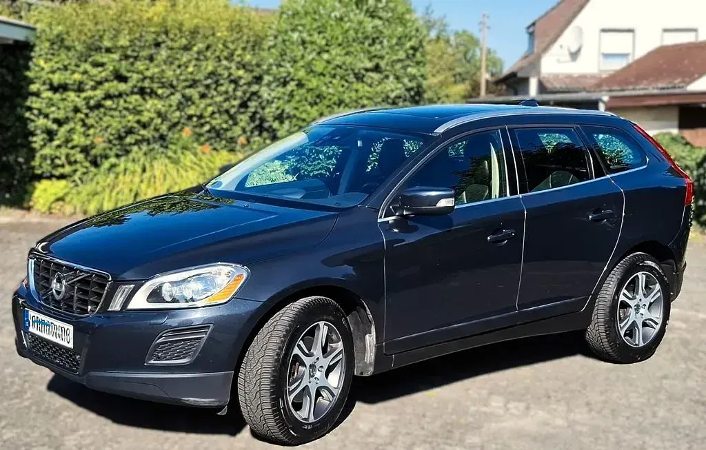 Gebraucht Volvo XC60 Summum 163 PS (119 kW) 2010 Schwarz SUV
