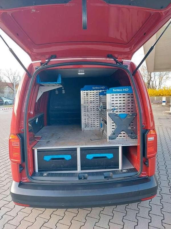 Gebraucht VW Caddy 122 PS (89 kW) 2017 Rot Van / Kleinbus