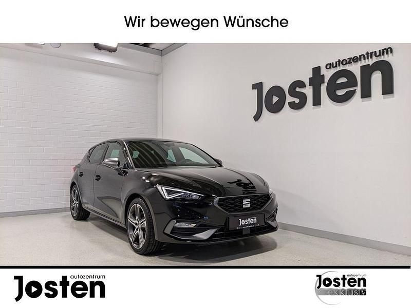 Midnight schwarz metallic Gebraucht 2022 Seat Leon Beats Limousine | 26.990 € (Guter Preis) - Bild 1/4