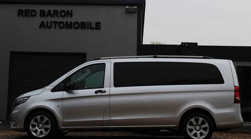 Gebraucht Mercedes V220 163 PS (119 kW) 2019 Silber Van / Kleinbus