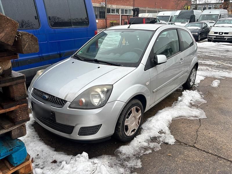 Gebraucht Ford Fiesta 2004 Silber Kleinwagen