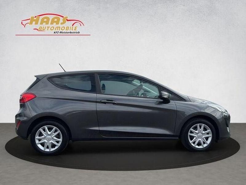 Gebraucht Ford Fiesta Cool & Connect 101 PS (74 kW) 2018 Grau Kleinwagen