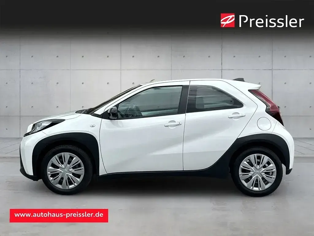 Gebraucht Toyota Aygo X Play 72 PS (52 kW) 2023 Weiß SUV