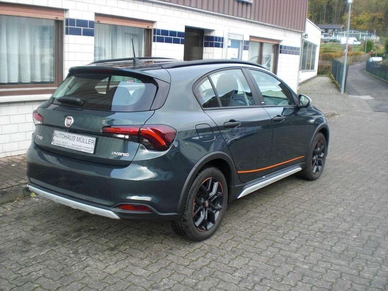 Gebraucht Fiat Tipo Garmin 131 PS (96 kW) 2024 Foresta grün Kleinwagen