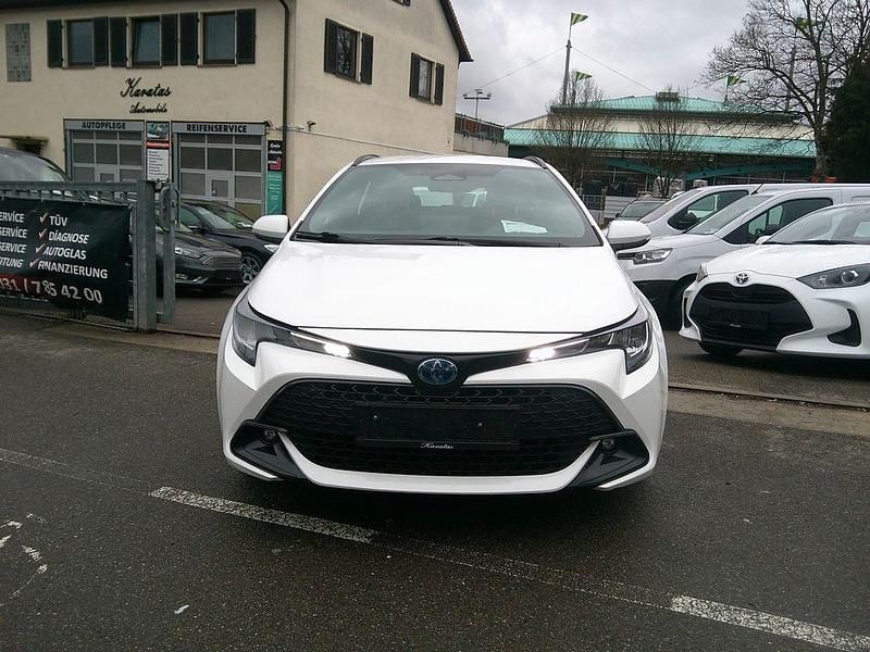 Gebraucht Toyota Corolla Business Edition 140 PS (102 kW) 2023 Weiß Kombi