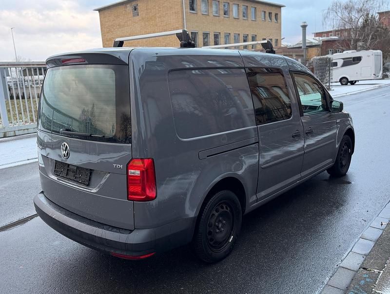 Gebraucht VW Caddy Maxi R 102 PS (75 kW) 2017 Grau Van / Kleinbus